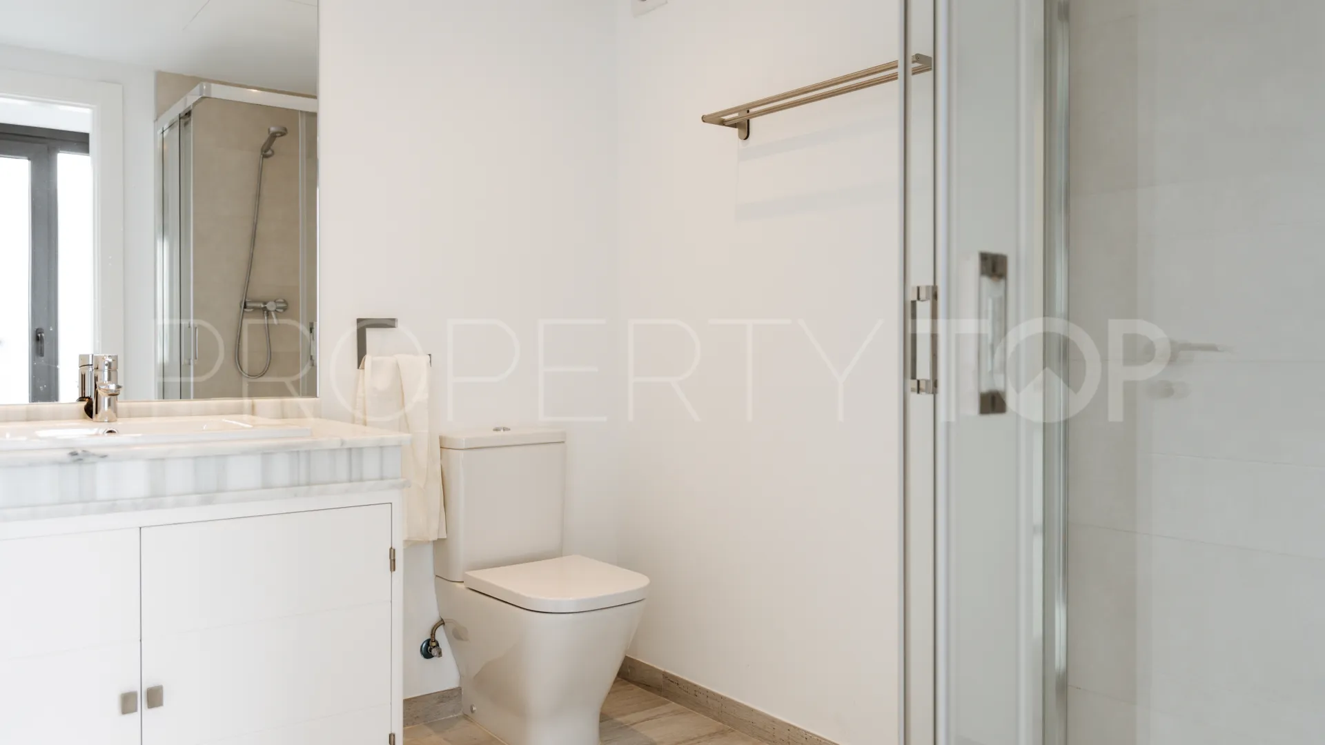 For sale town house in La Mairena with 4 bedrooms