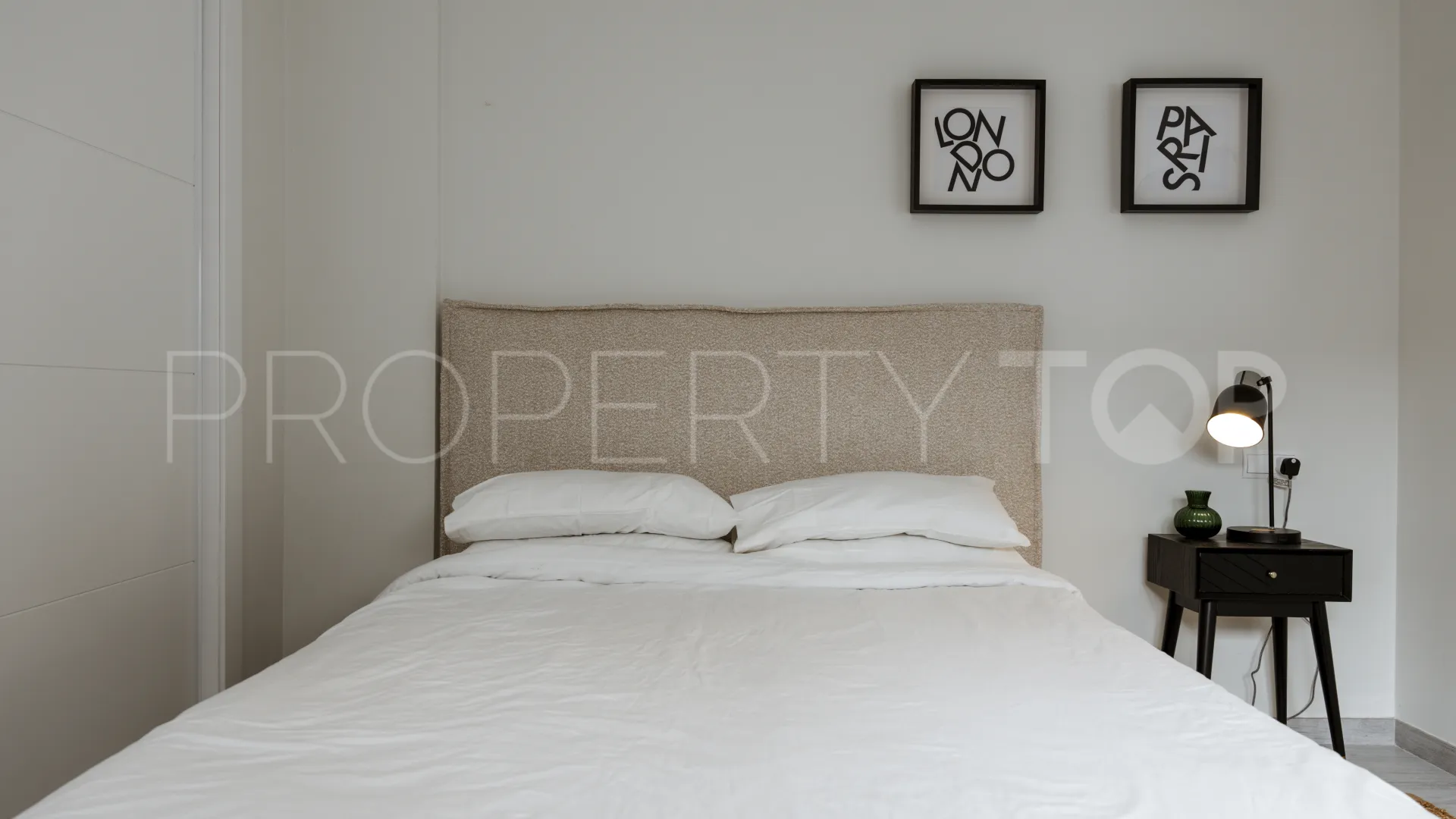 For sale town house in La Mairena with 4 bedrooms
