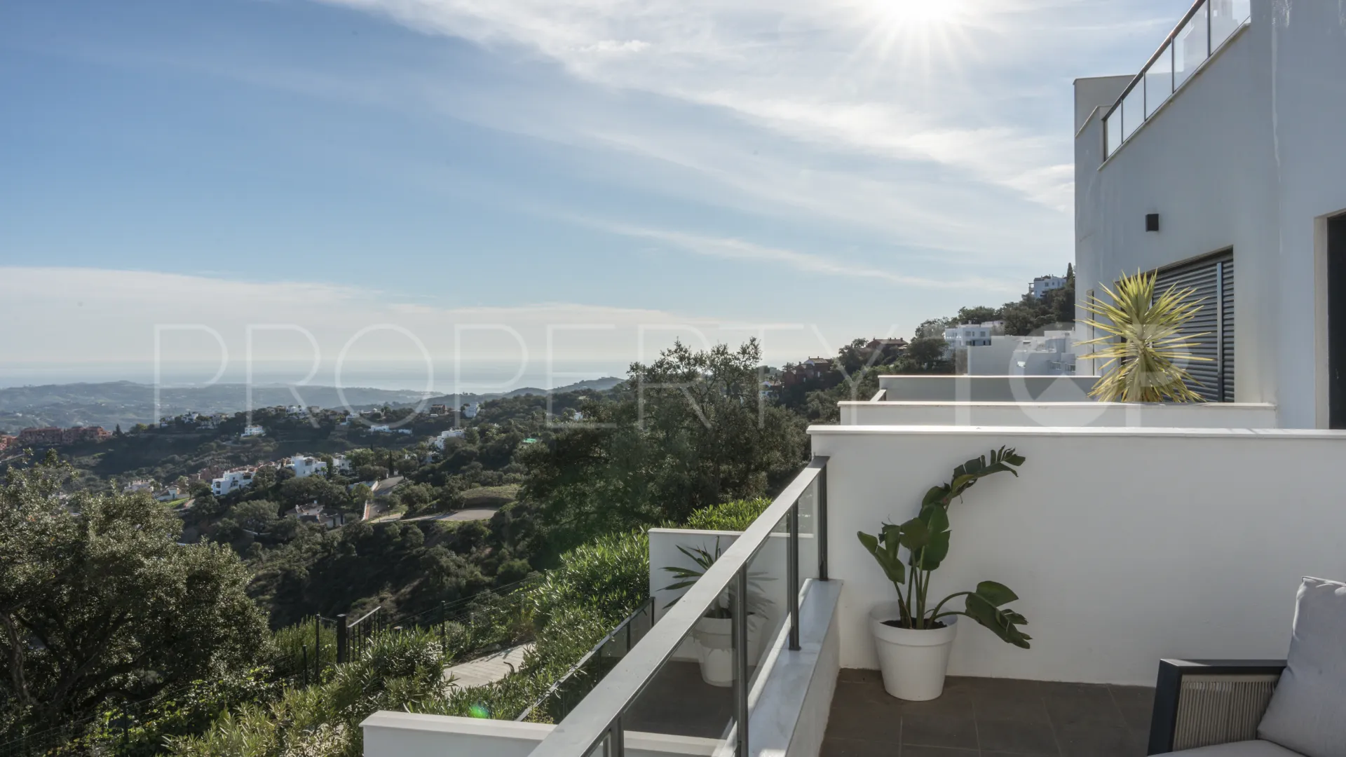 For sale town house in La Mairena with 4 bedrooms