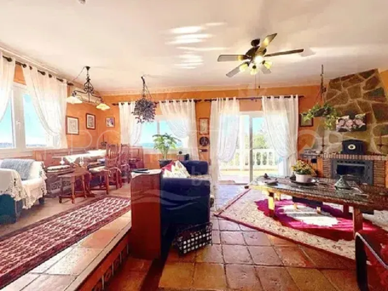 House with 2 bedrooms for sale in Los Claveles