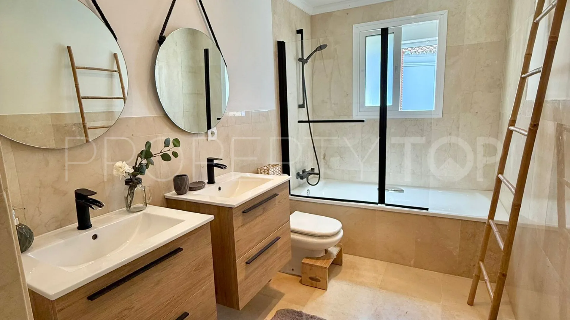 3 bedrooms Riviera del Sol chalet for sale