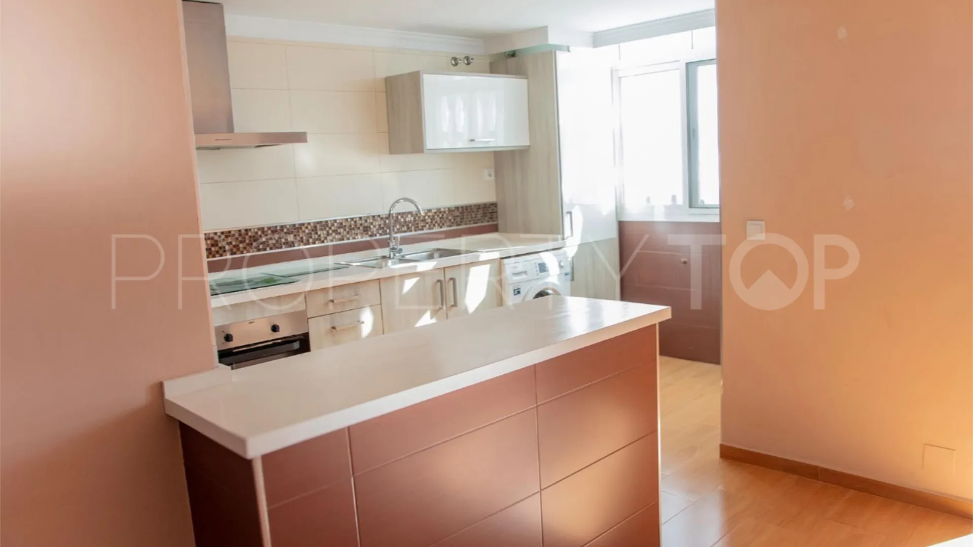 Se vende piso en San Pedro de Alcantara con 4 dormitorios