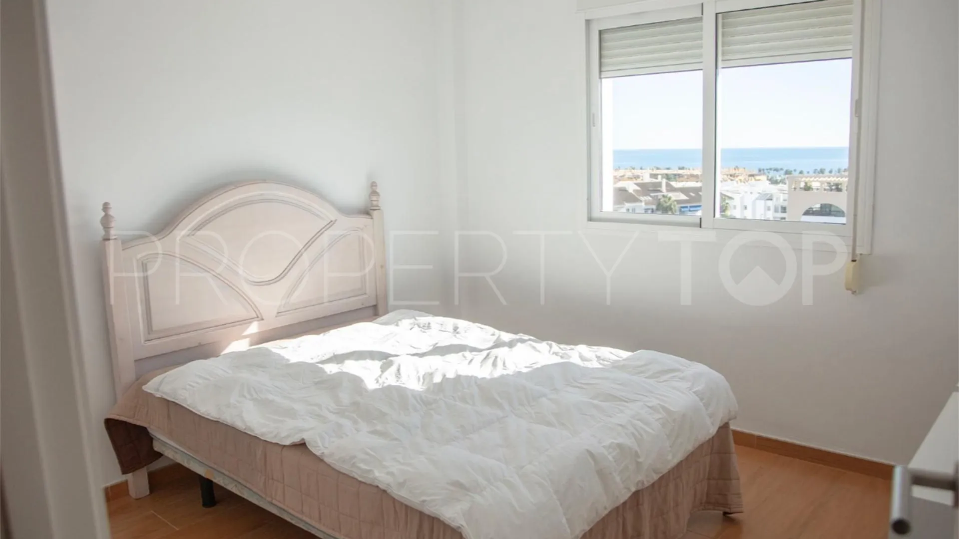 Se vende piso en San Pedro de Alcantara con 4 dormitorios