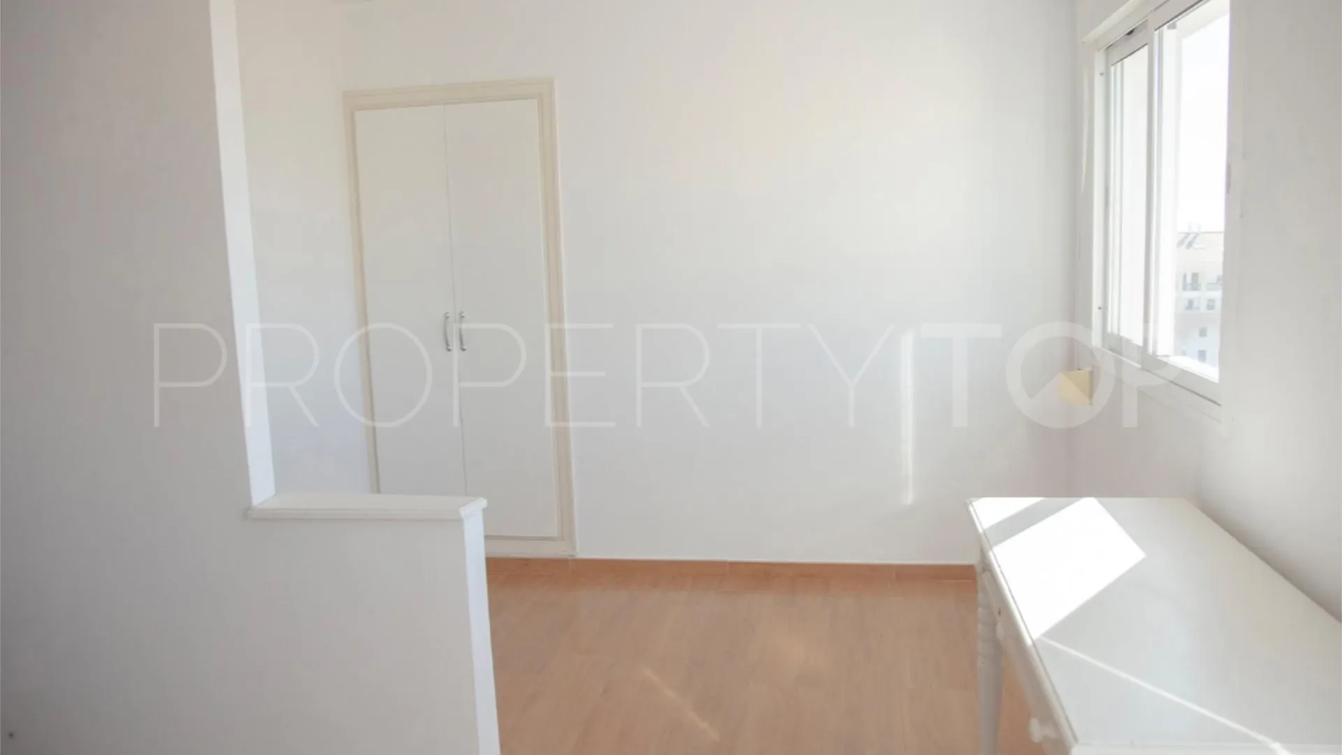Se vende piso en San Pedro de Alcantara con 4 dormitorios