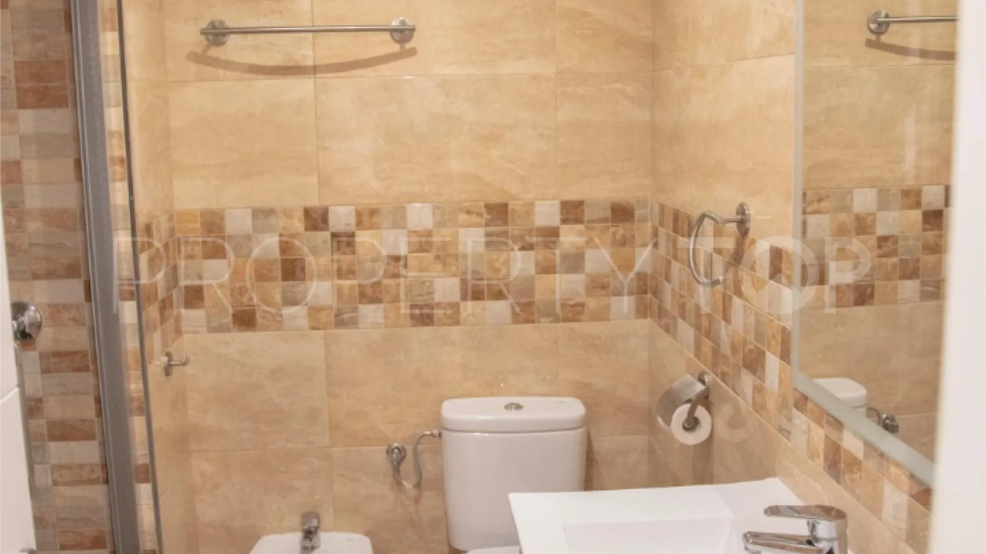 Se vende piso en San Pedro de Alcantara con 4 dormitorios