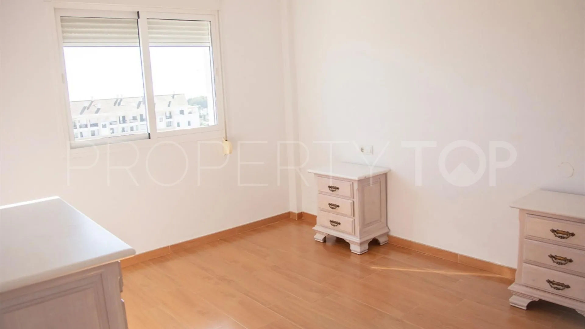 Se vende piso en San Pedro de Alcantara con 4 dormitorios