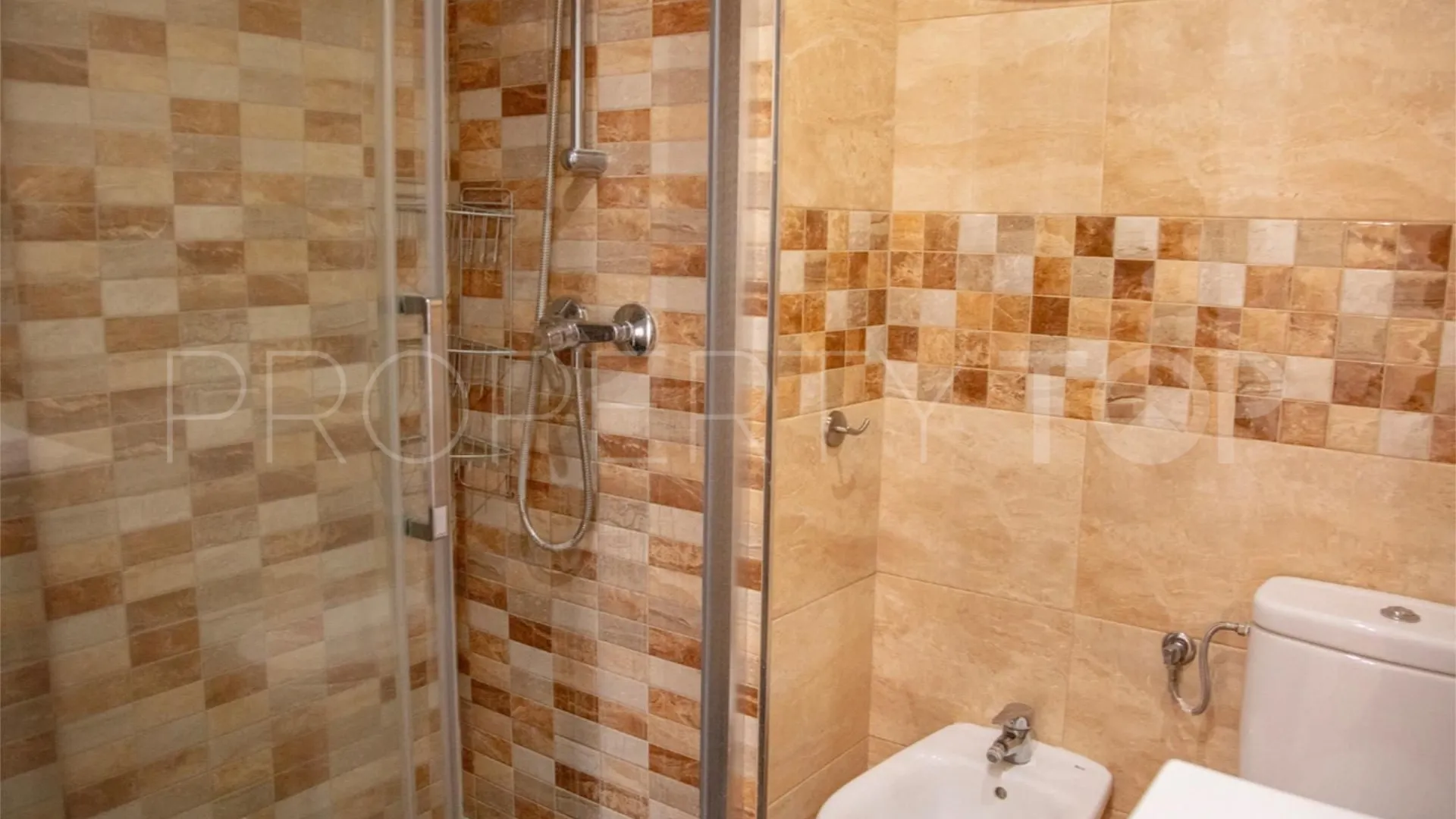 Se vende piso en San Pedro de Alcantara con 4 dormitorios