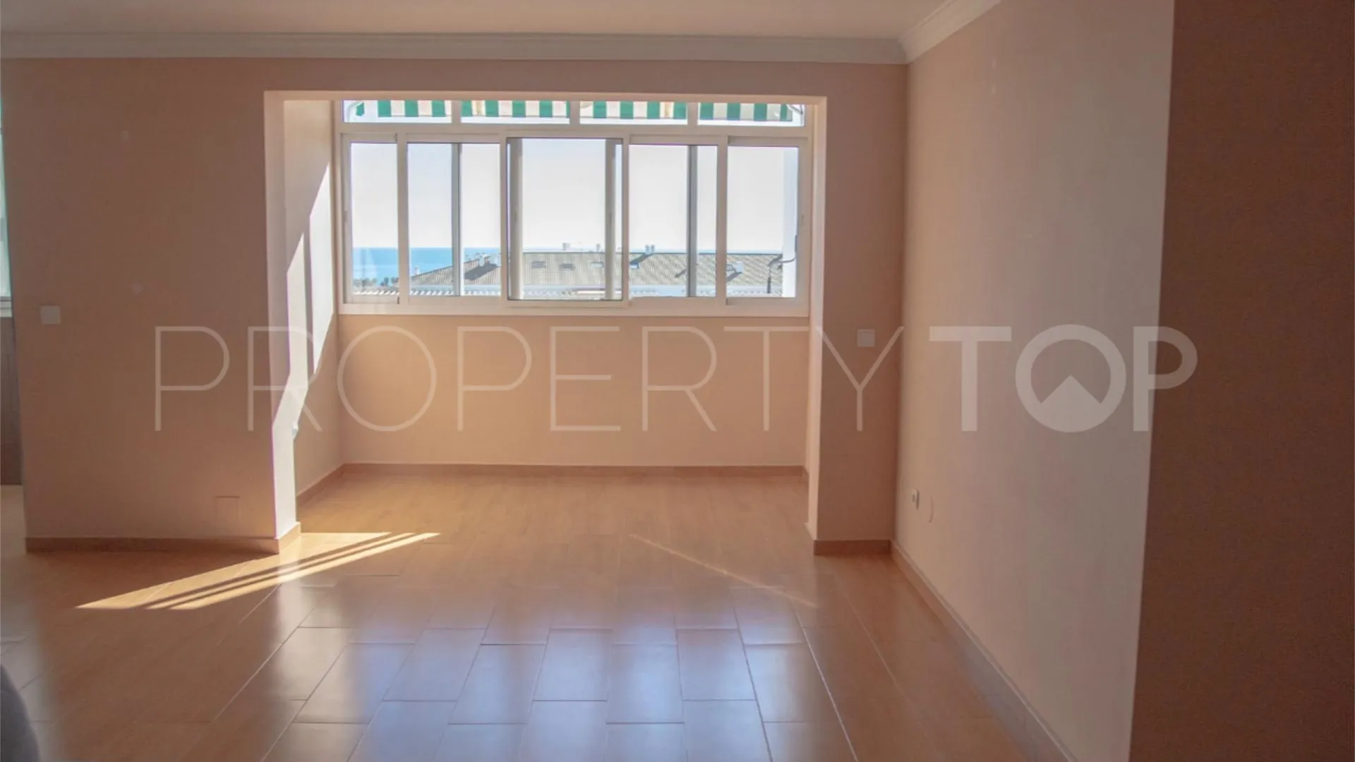 Se vende piso en San Pedro de Alcantara con 4 dormitorios