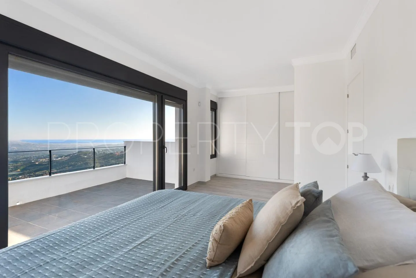 For sale town house in La Mairena
