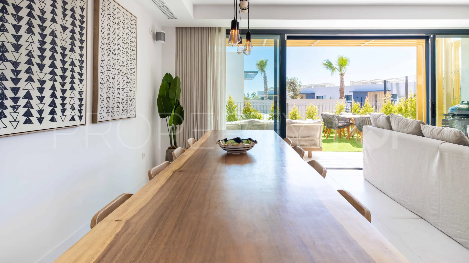 For sale town house in El Chaparral with 4 bedrooms