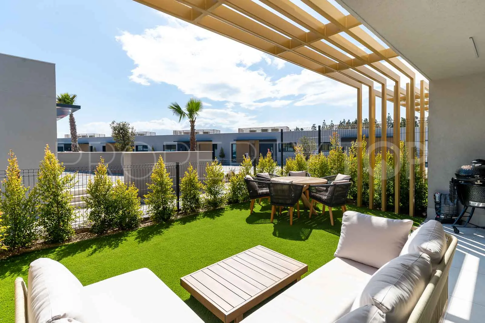 For sale town house in El Chaparral with 4 bedrooms