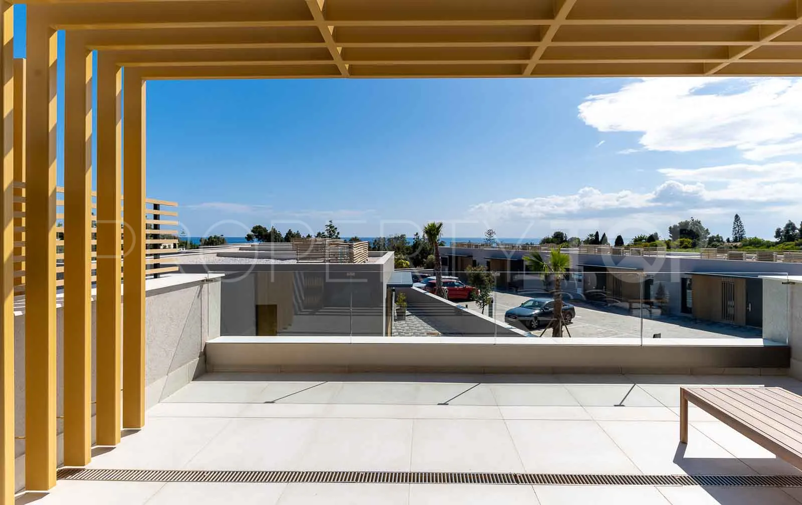 For sale town house in El Chaparral with 4 bedrooms