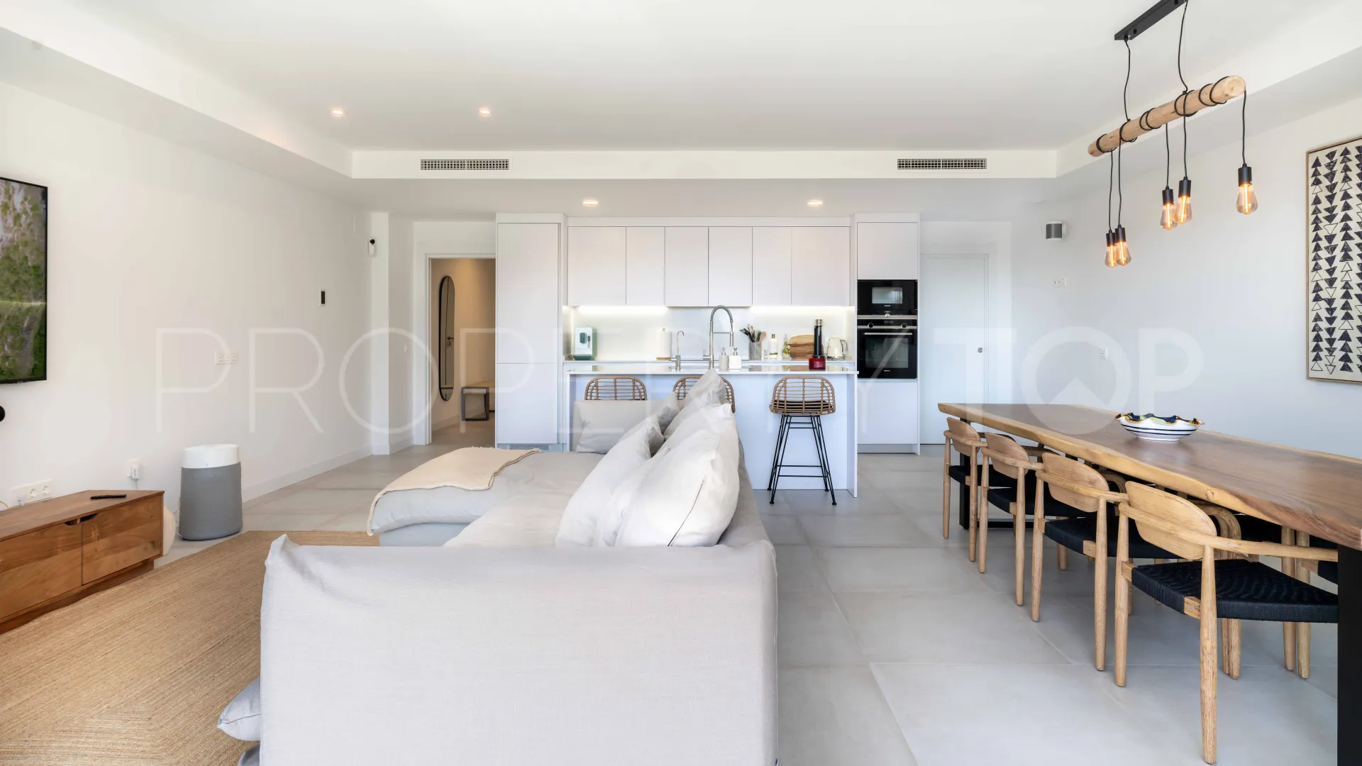 For sale town house in El Chaparral with 4 bedrooms
