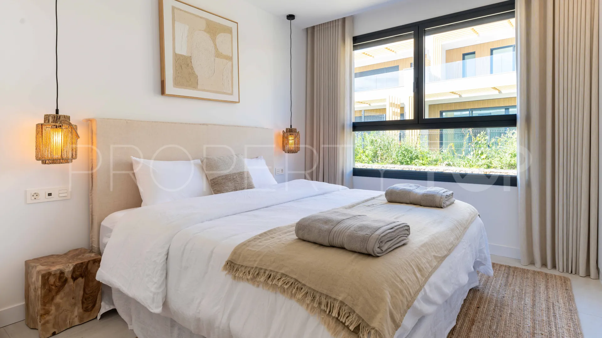 For sale town house in El Chaparral with 4 bedrooms