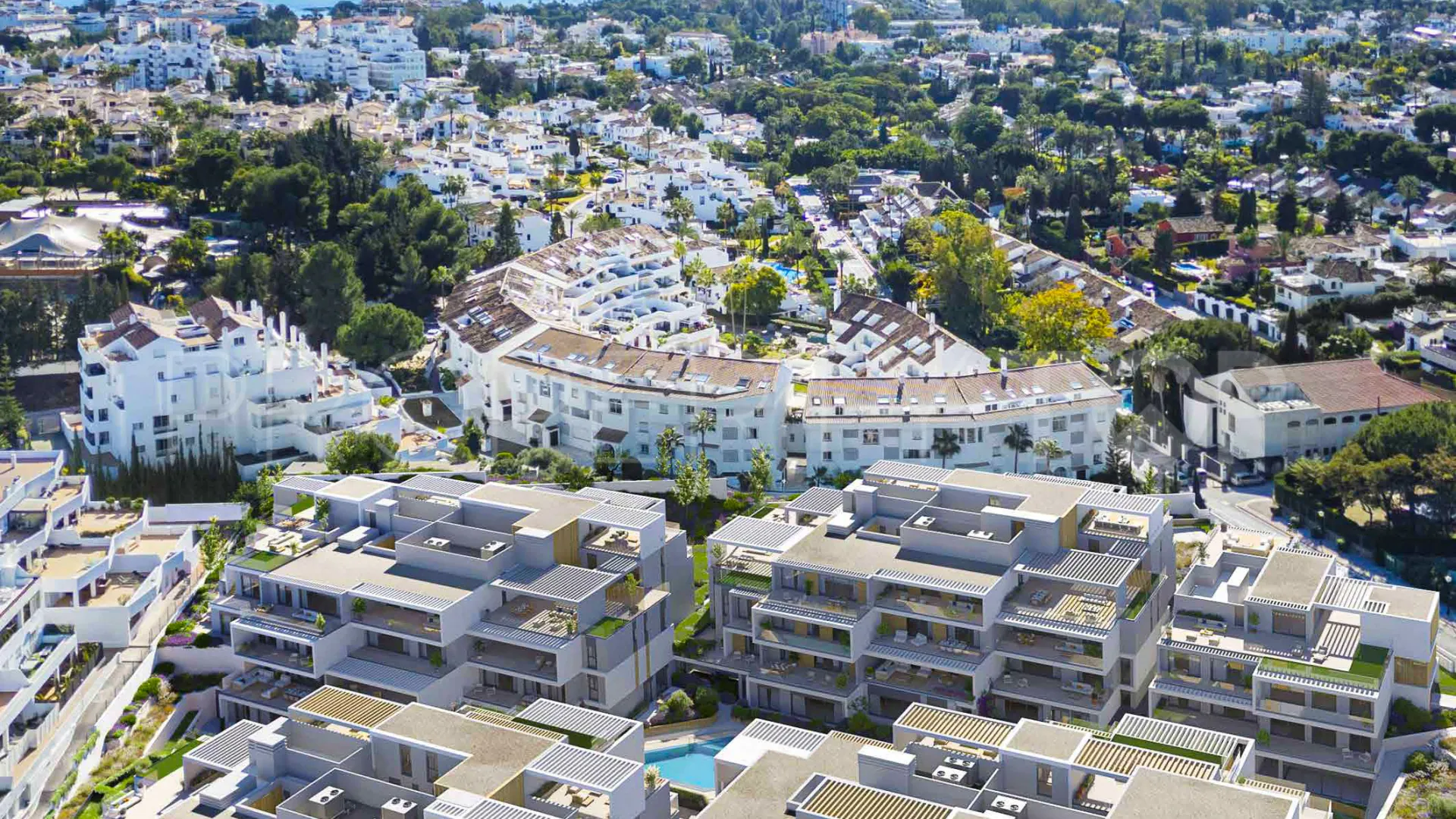 Nueva Andalucia ground floor apartment for sale