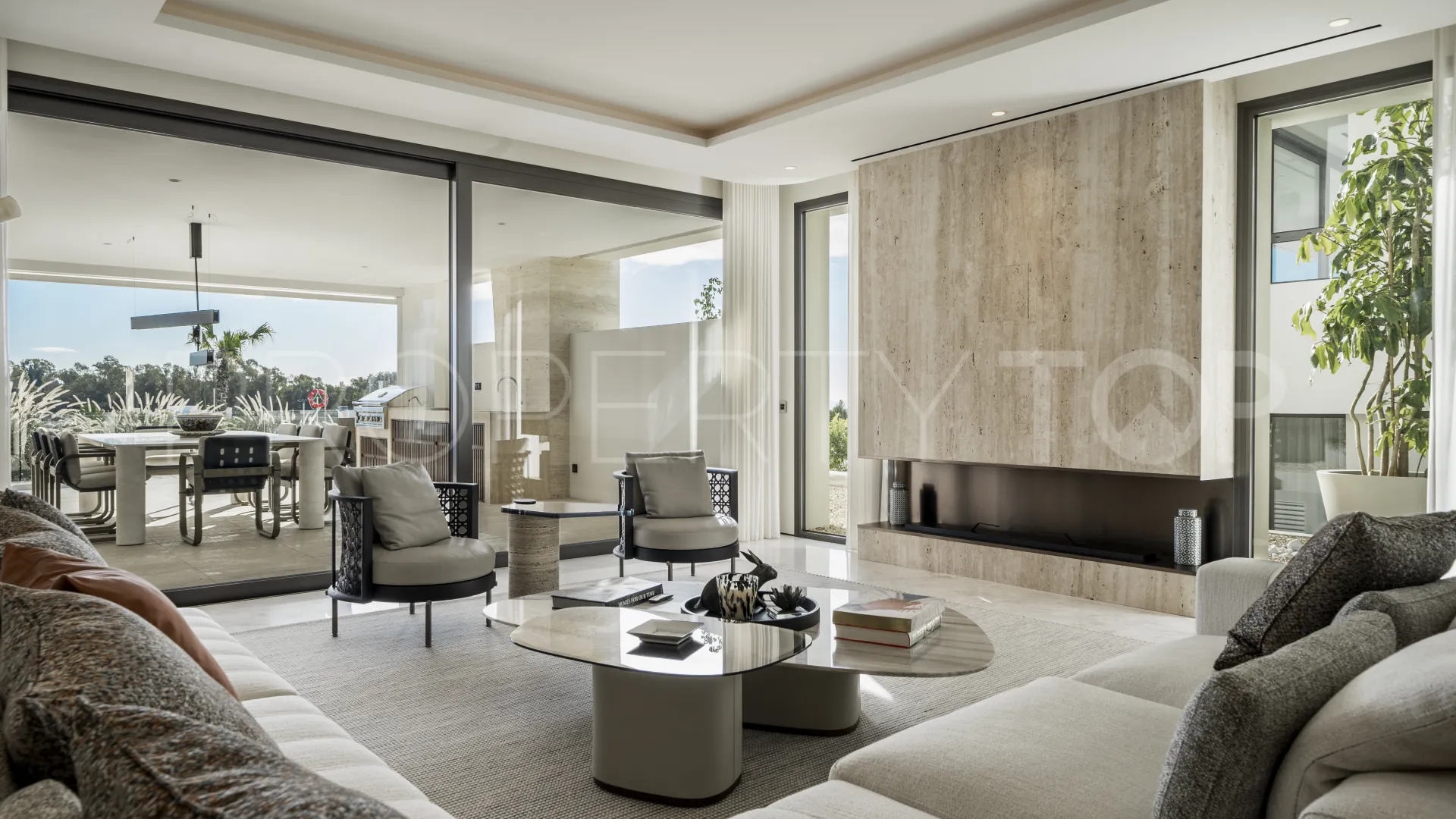 Ground floor duplex with 5 bedrooms for sale in Marbella City