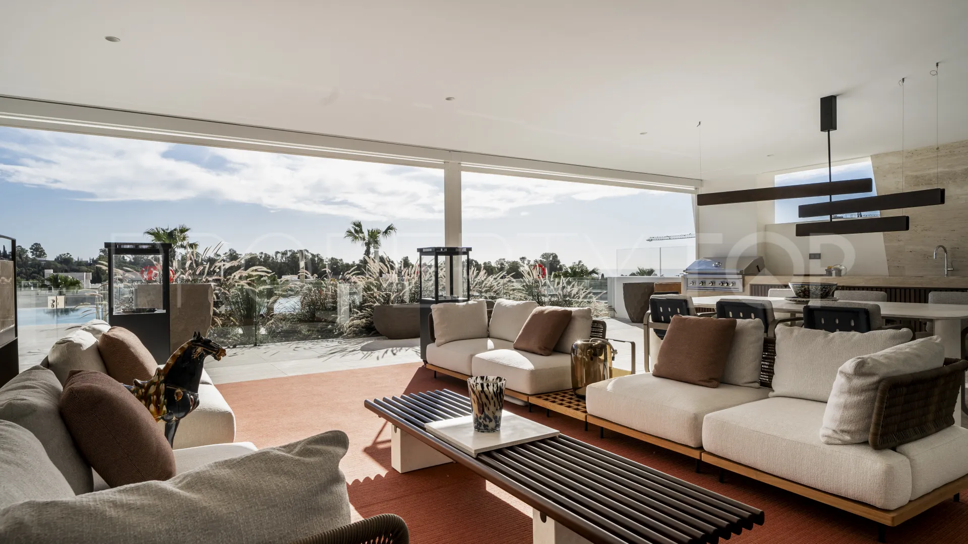 Ground floor duplex with 5 bedrooms for sale in Marbella City