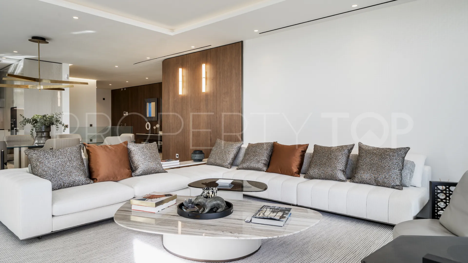 Ground floor duplex with 5 bedrooms for sale in Marbella City