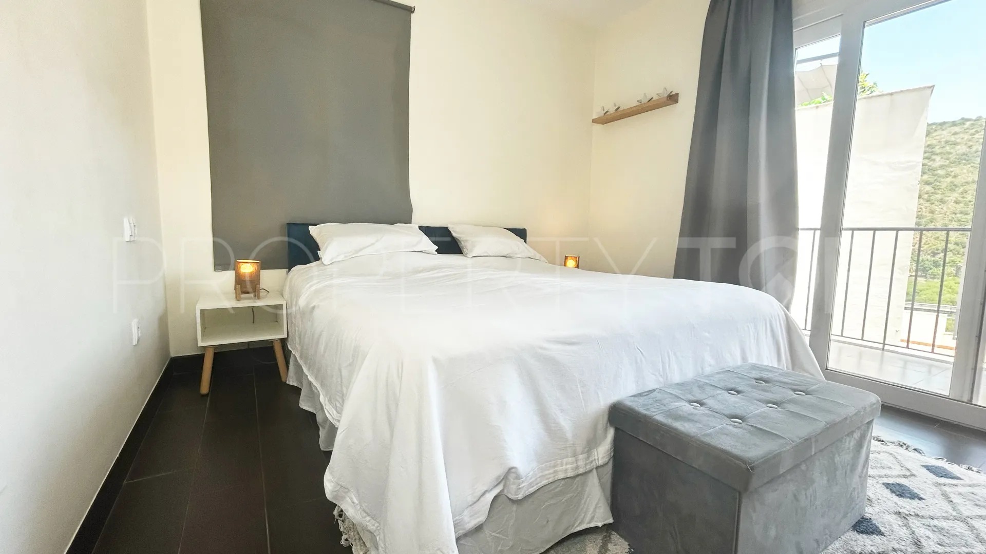 Villa with 4 bedrooms for sale in Benahavis Centro