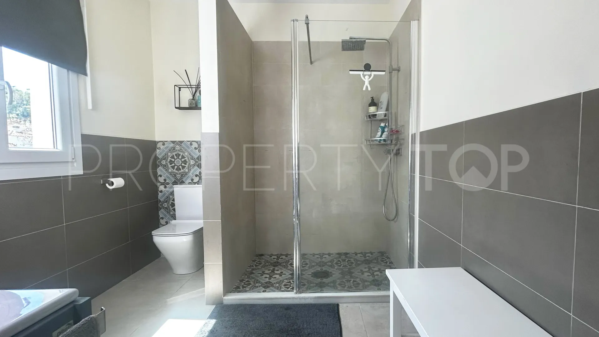 Villa with 4 bedrooms for sale in Benahavis Centro