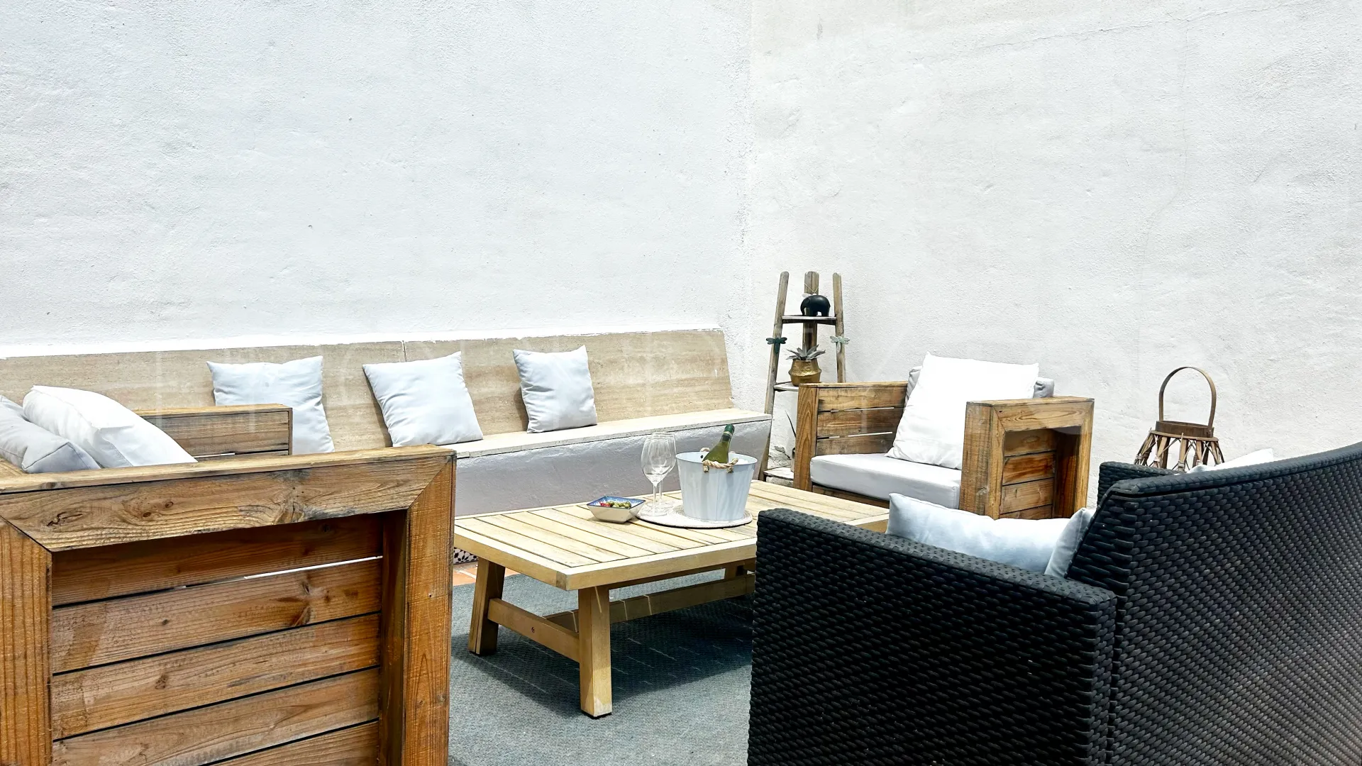 Villa with 4 bedrooms for sale in Benahavis Centro