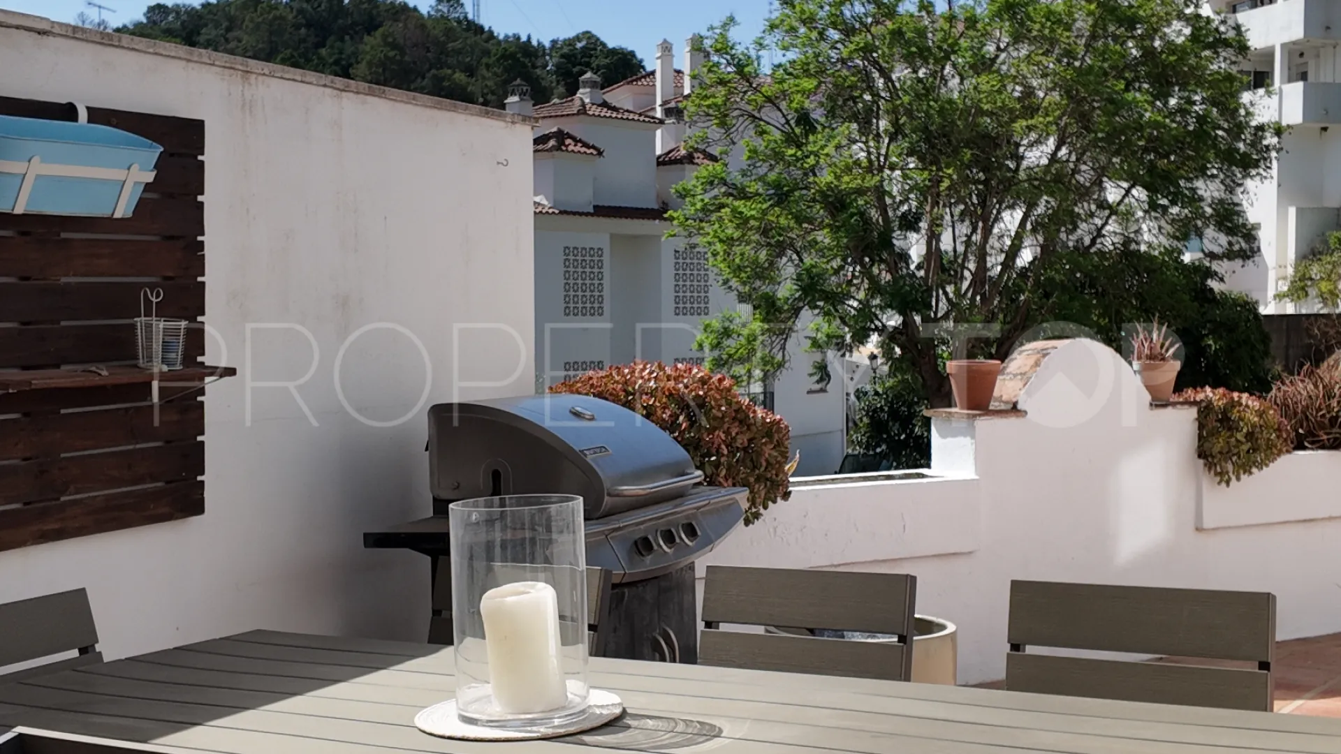 Villa with 4 bedrooms for sale in Benahavis Centro