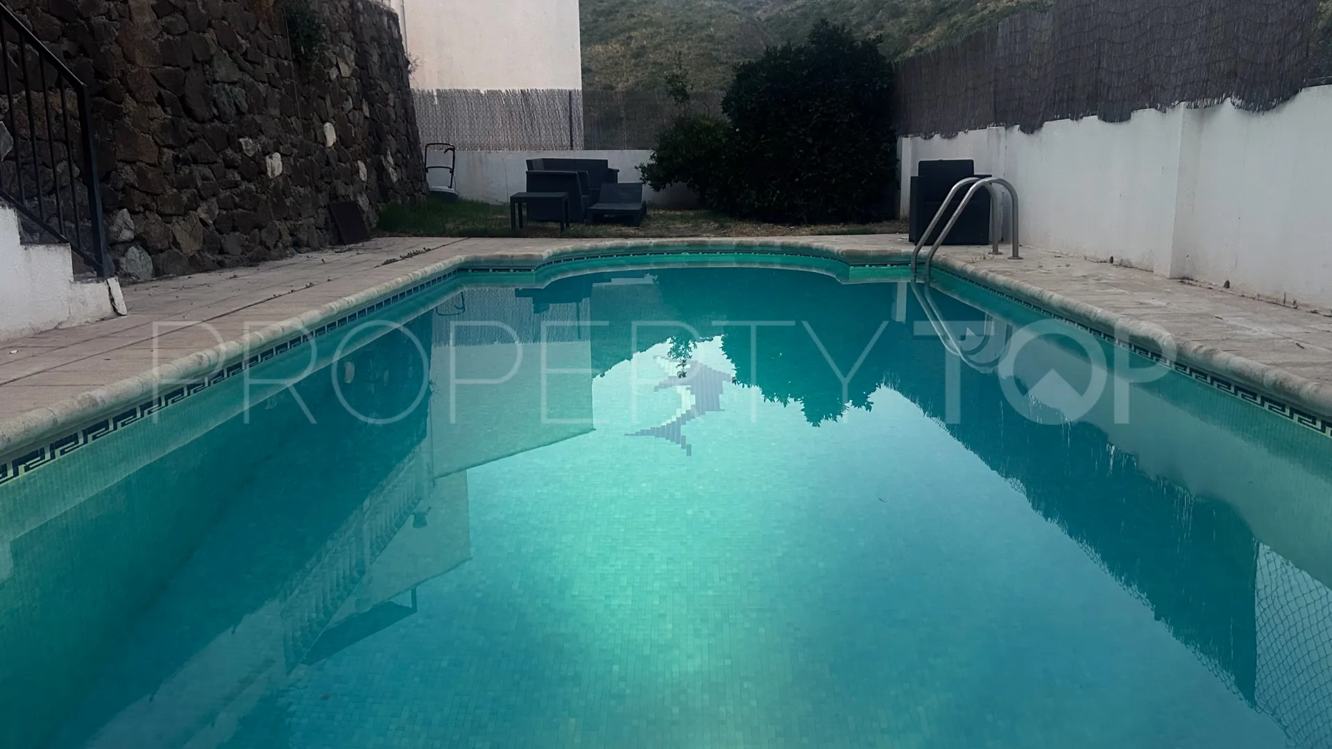 Villa with 4 bedrooms for sale in Benahavis Centro