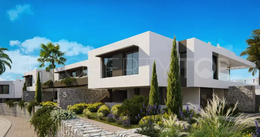 Semi detached villa for sale in Marbella East with 5 bedrooms