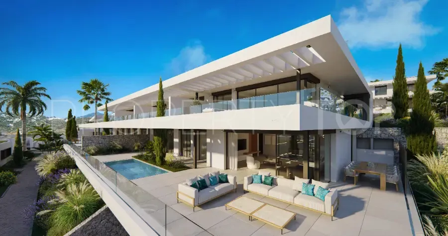 Semi detached villa for sale in Marbella East with 5 bedrooms