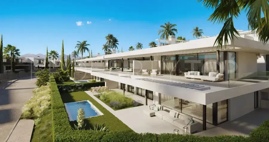 Semi detached villa for sale in Marbella East with 5 bedrooms