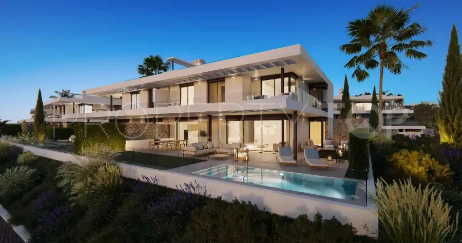 Semi detached villa for sale in Marbella East with 5 bedrooms
