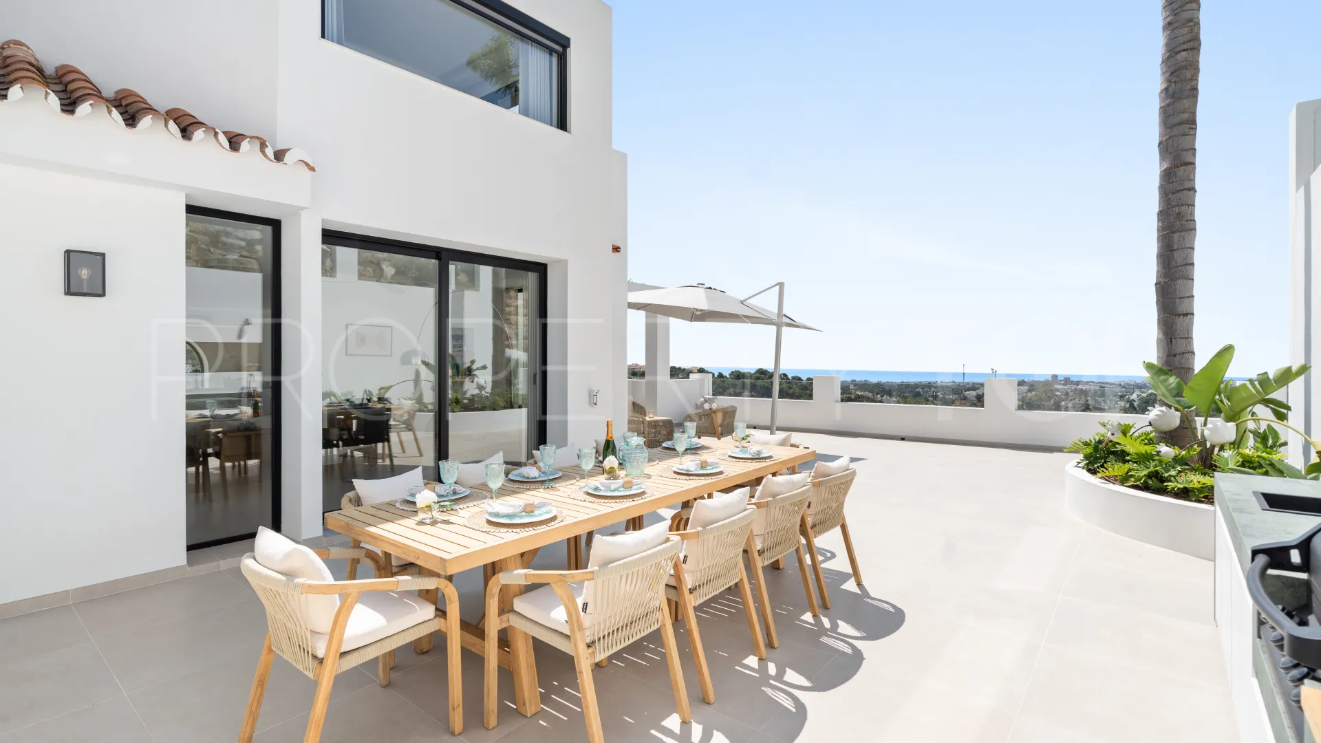 5 bedrooms villa for sale in Nueva Andalucia