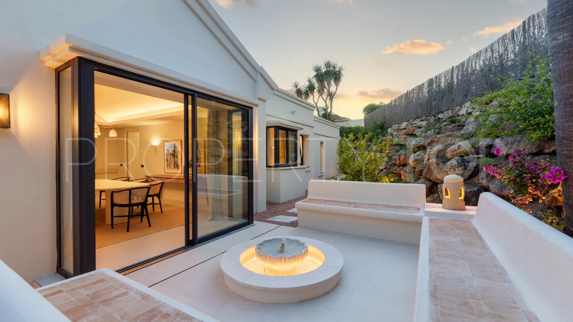 Villa en venta en Nueva Andalucia con 4 dormitorios