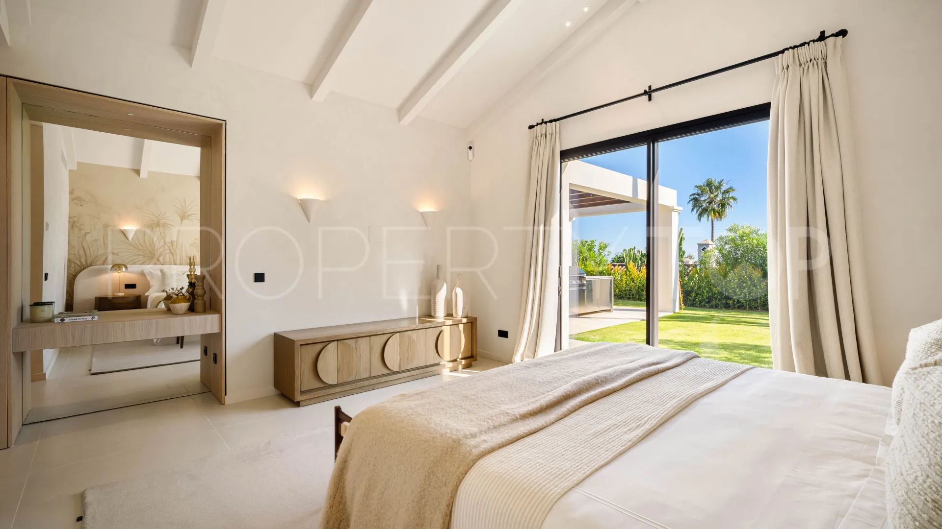 Villa en venta en Nueva Andalucia con 4 dormitorios