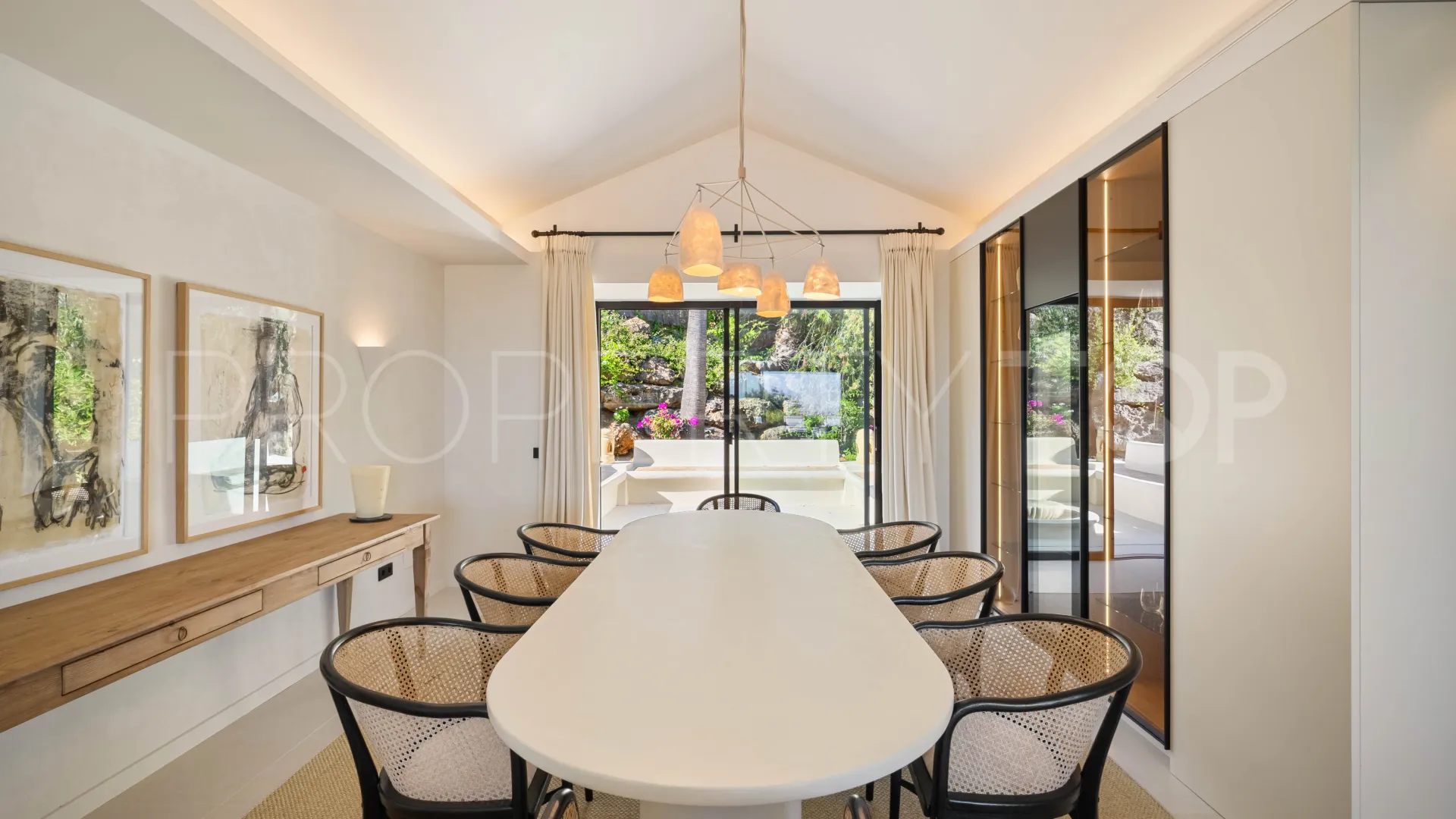Villa en venta en Nueva Andalucia con 4 dormitorios