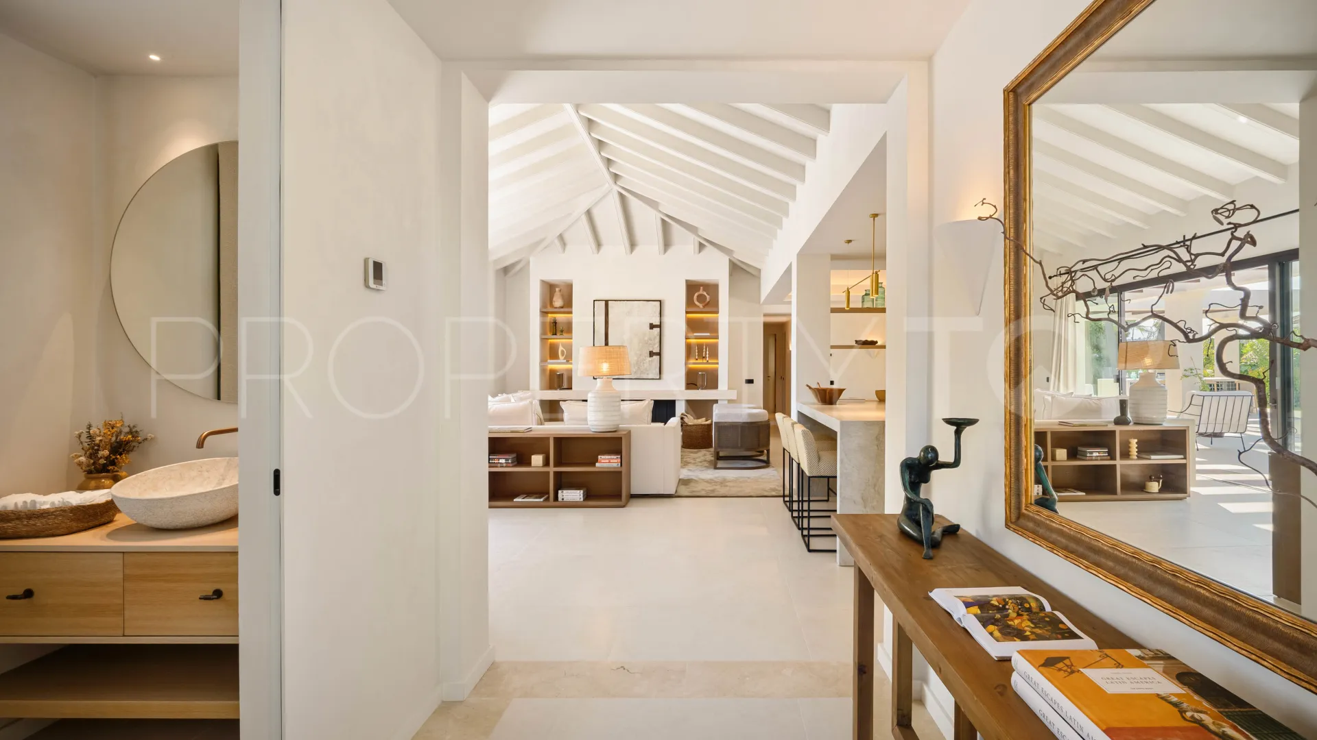 Villa en venta en Nueva Andalucia con 4 dormitorios