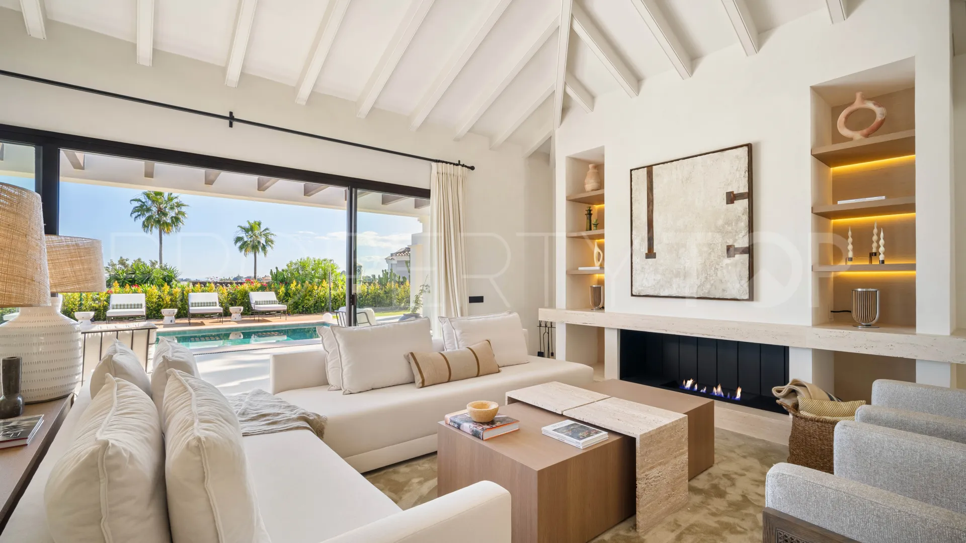 Villa en venta en Nueva Andalucia con 4 dormitorios
