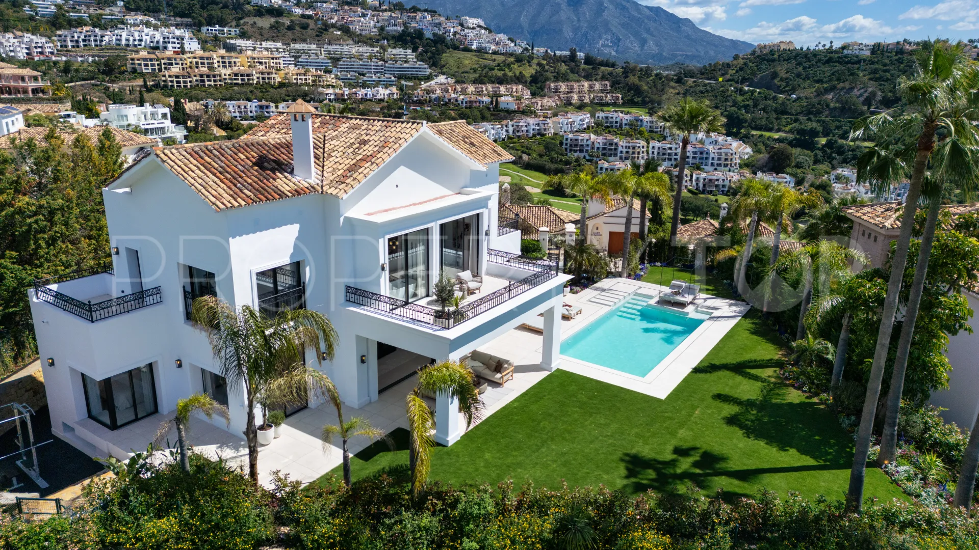 Villa en venta en Los Arqueros con 5 dormitorios