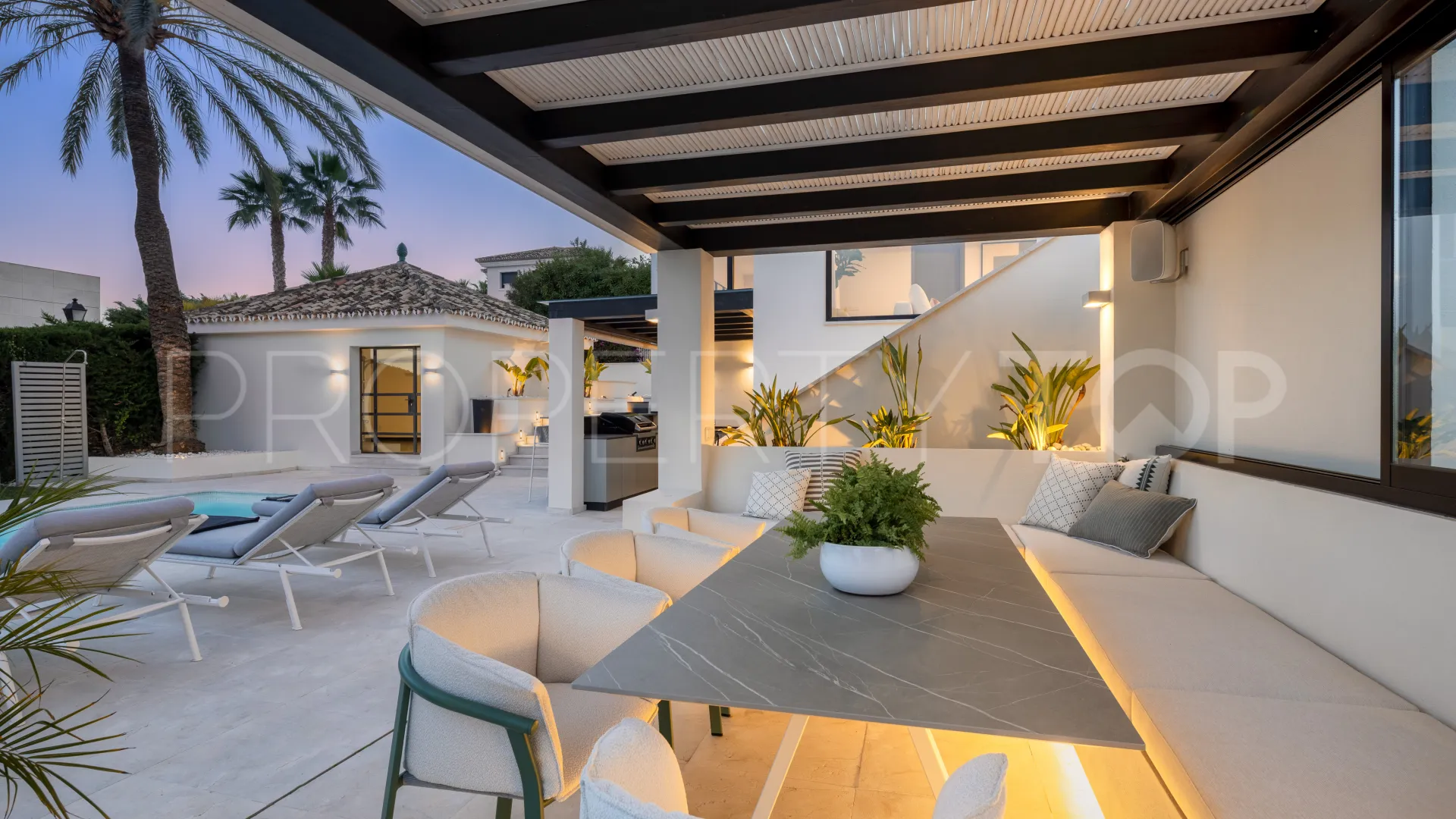 Villa en venta en Los Naranjos Hill Club de 5 dormitorios