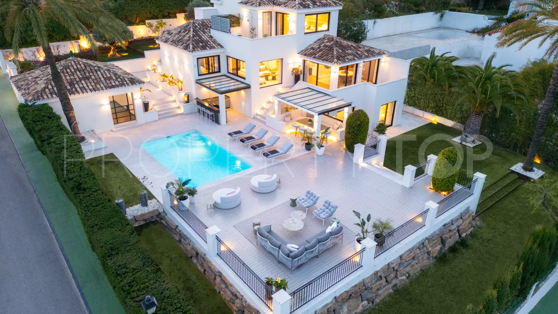 Villa en venta en Los Naranjos Hill Club de 5 dormitorios