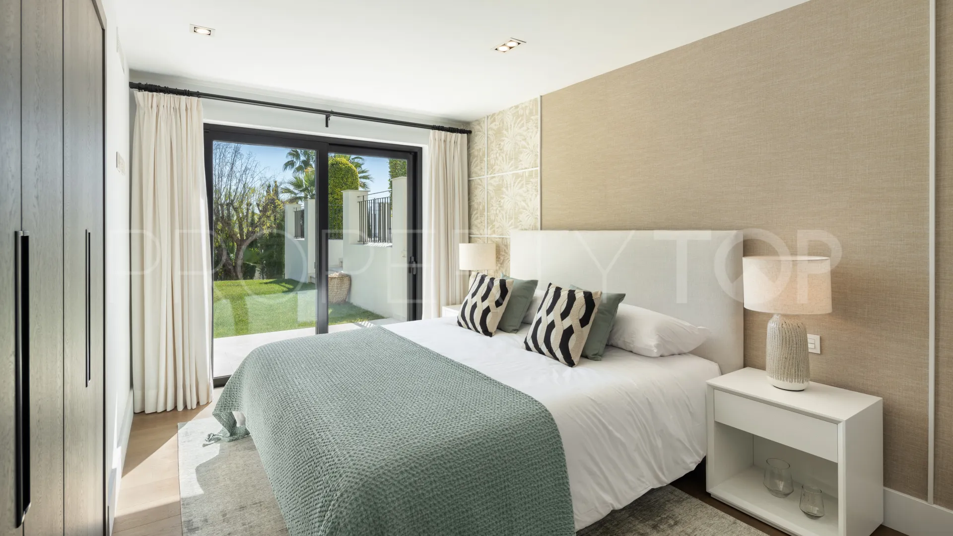 Villa en venta en Los Naranjos Hill Club de 5 dormitorios