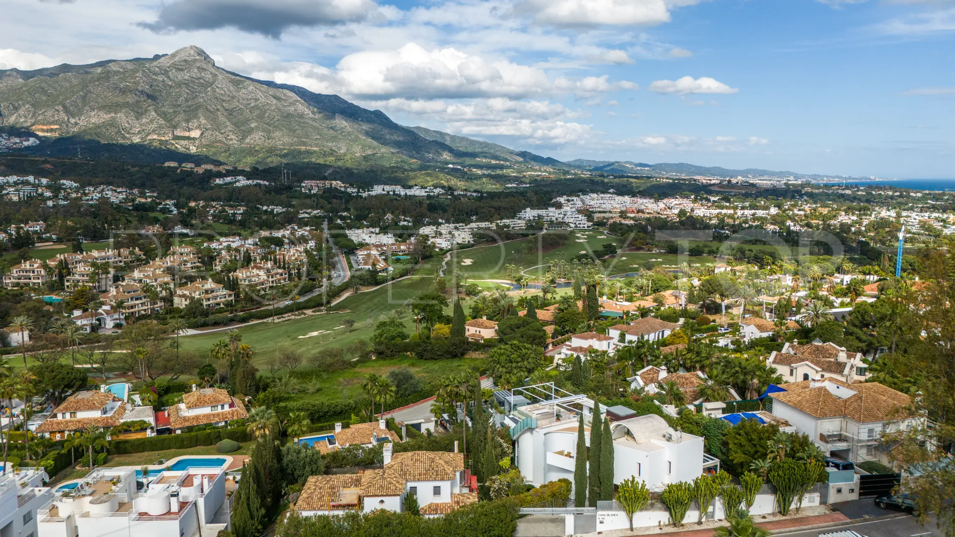 Villa a la venta en Nueva Andalucia