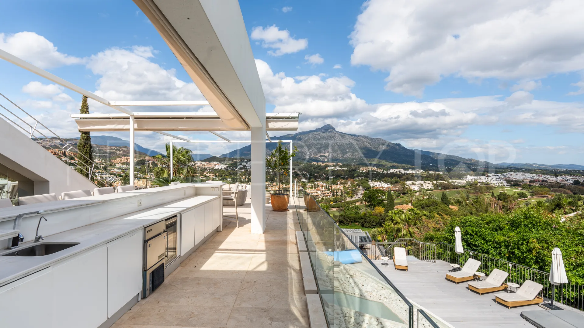 Villa a la venta en Nueva Andalucia