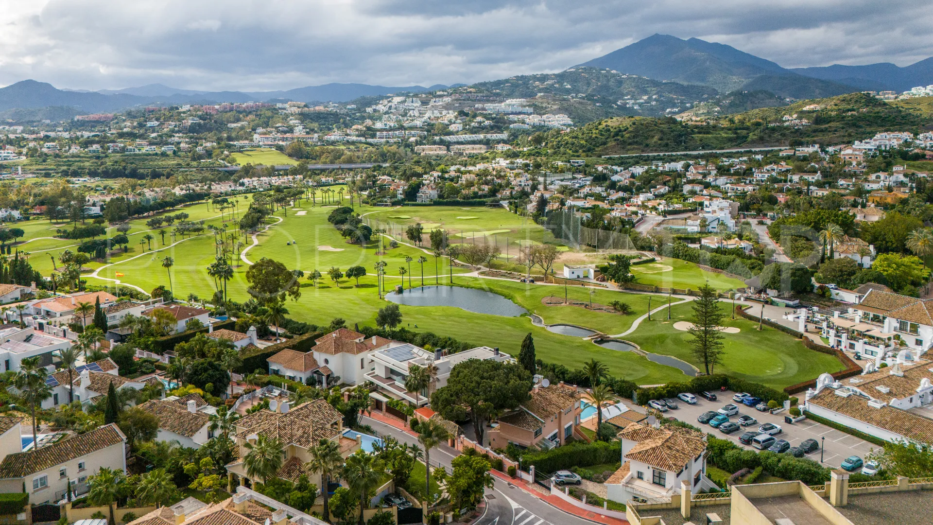 Villa a la venta en Nueva Andalucia