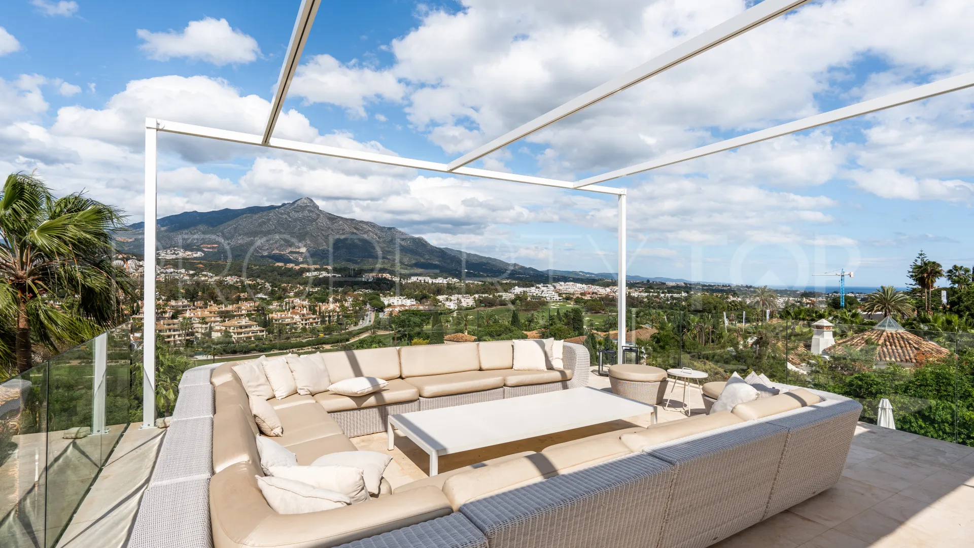 Villa a la venta en Nueva Andalucia