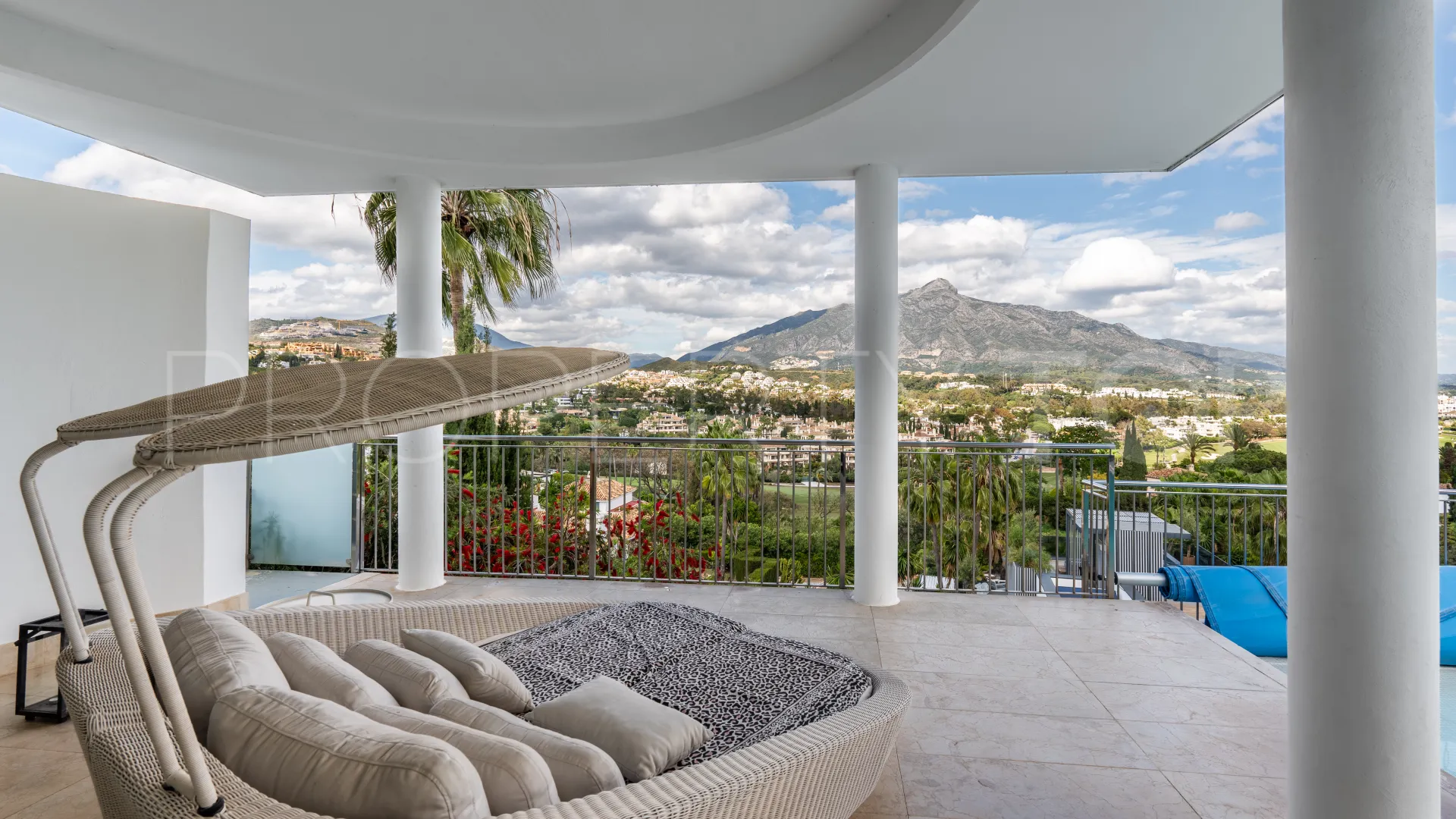 Villa a la venta en Nueva Andalucia