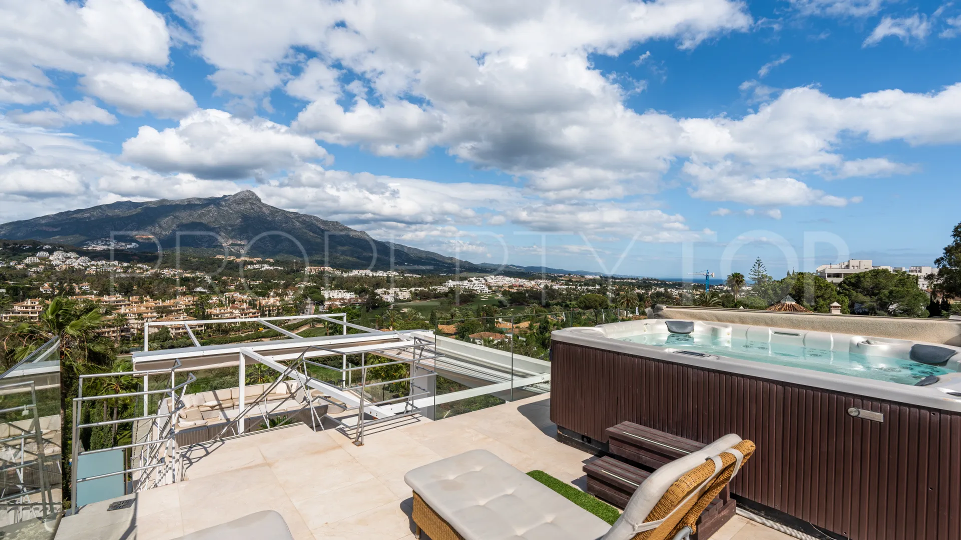 Villa a la venta en Nueva Andalucia