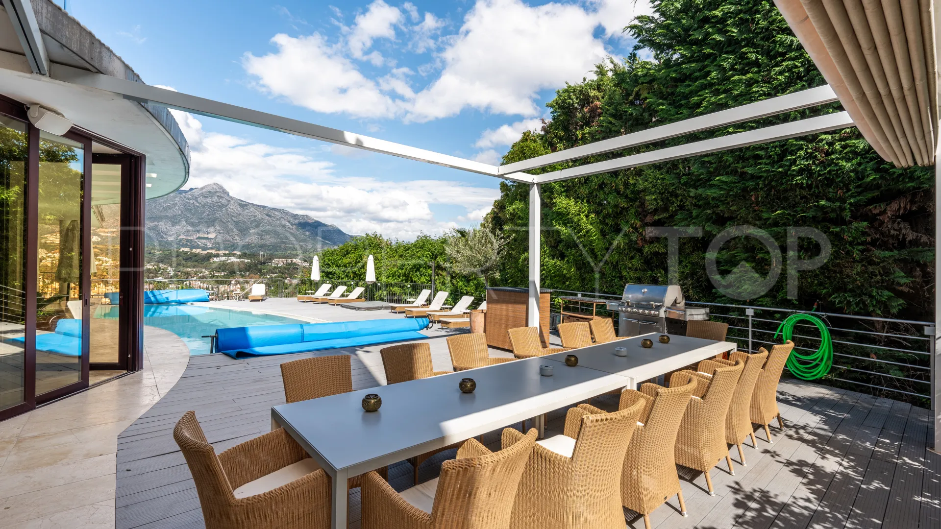 Villa a la venta en Nueva Andalucia