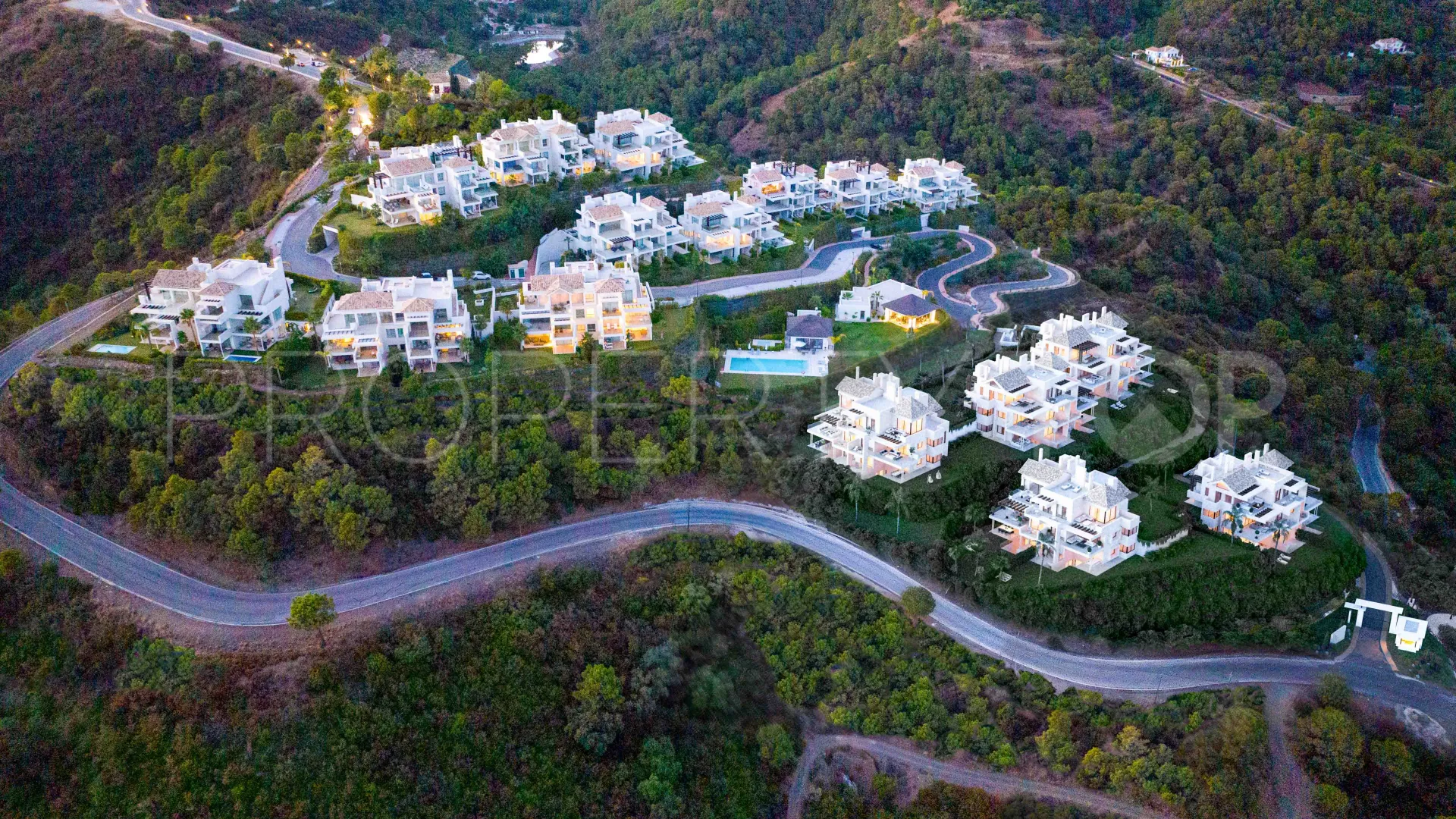 For sale penthouse in Marbella Club Hills