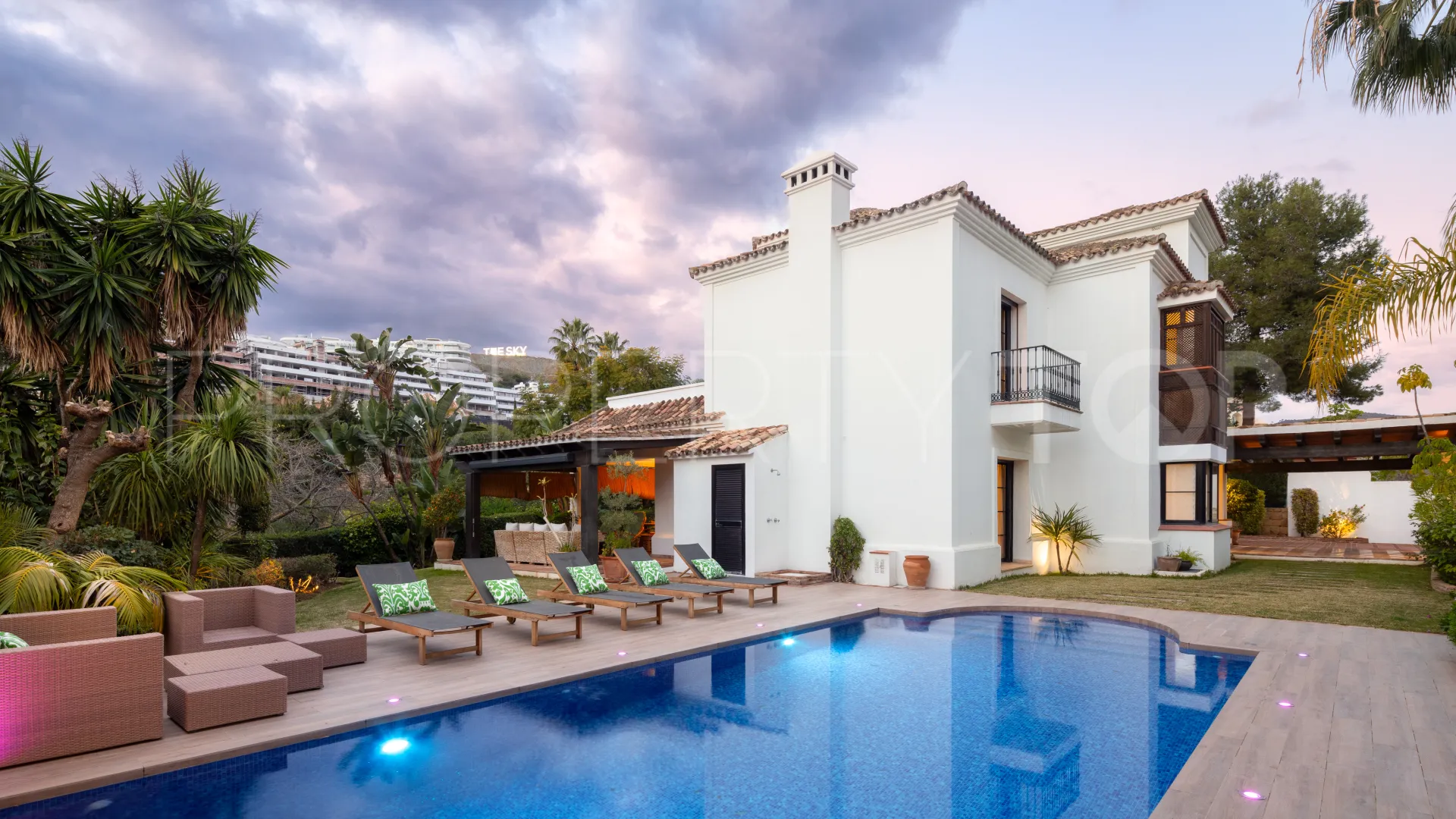 La Quinta, villa a la venta de 4 dormitorios